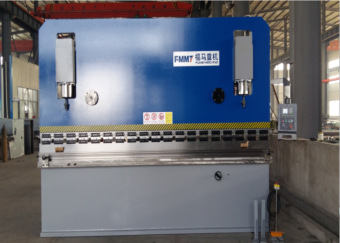 液(ye)壓闆料(liào)折彎機(jī)160T4000