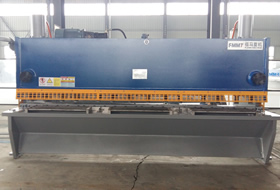 16×4000 2015款(kuan)液壓閘(zha)式剪闆(pǎn)機