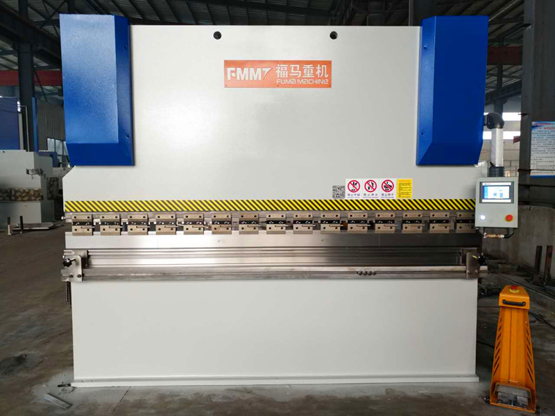 WC67K-200T3200 數控折(she)彎機 2007系(xi)統