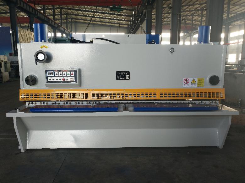 QC11Y-8X3200閘(zha)式剪闆(pan)機