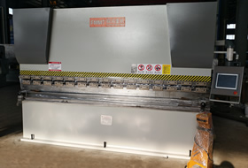 2007 10寸屏數(shù)控系統100T3200