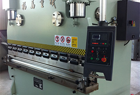 液(ye)壓闆料折彎機(ji)