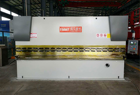 液(ye)壓闆料(liao)折彎機(ji)WC67Y-100T/4000