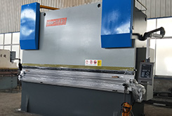 DA52  3+1軸400T4000電液數(shu)控折彎機（電動(dòng)拉杆工作台）